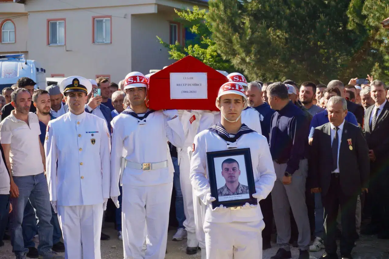 İzmir'de vefat eden Piyade Er Recep Demirci, Zonguldak'ta toprağa verildi