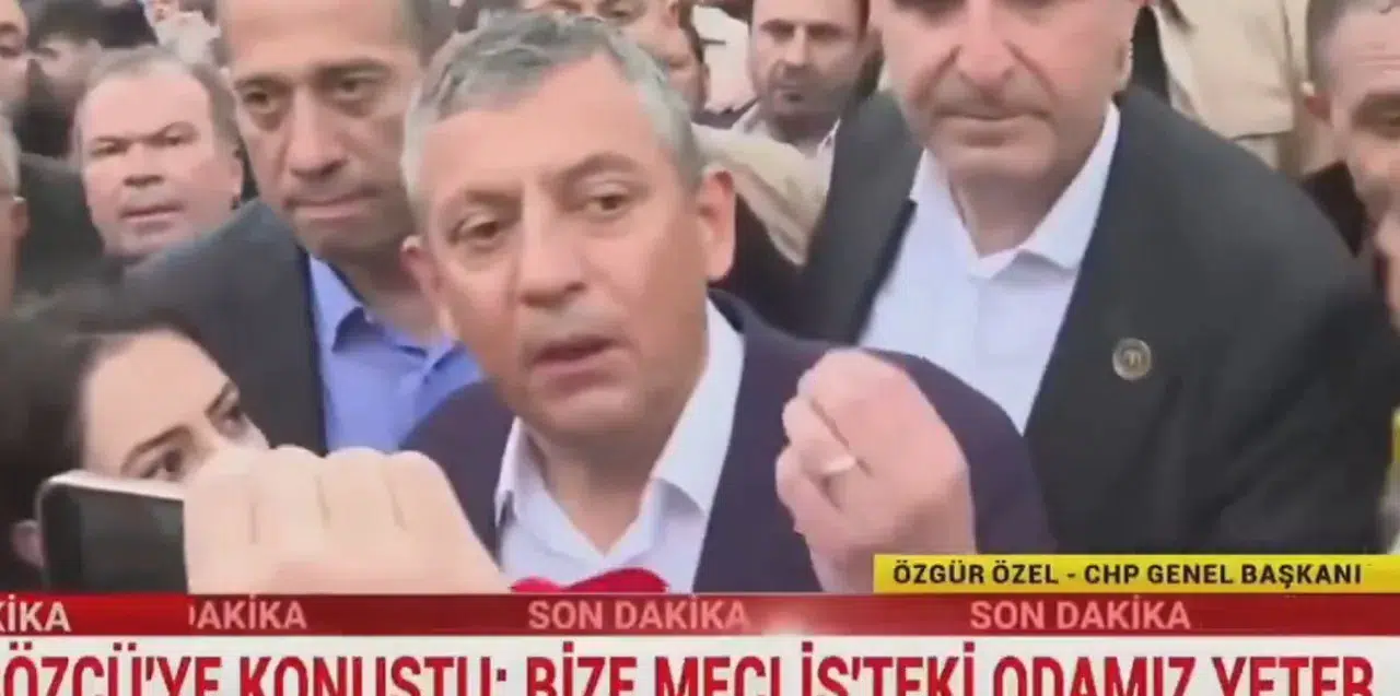 CHP Genel Merkezinde tabela gerginliği: Özel'den ‘Makam odasını meraklısına bıraktık’ tepkisi
