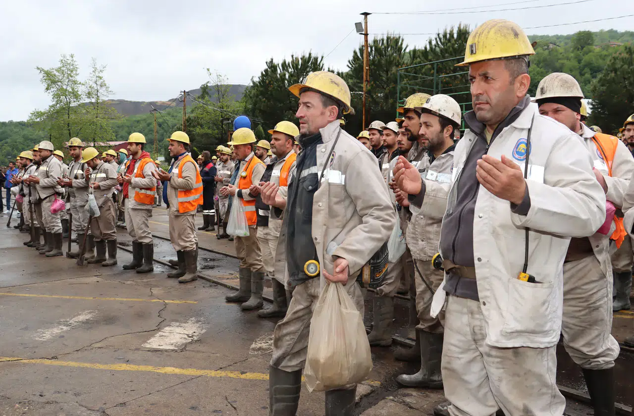 Karadon'da 30 maden şehidi törenle anıldı