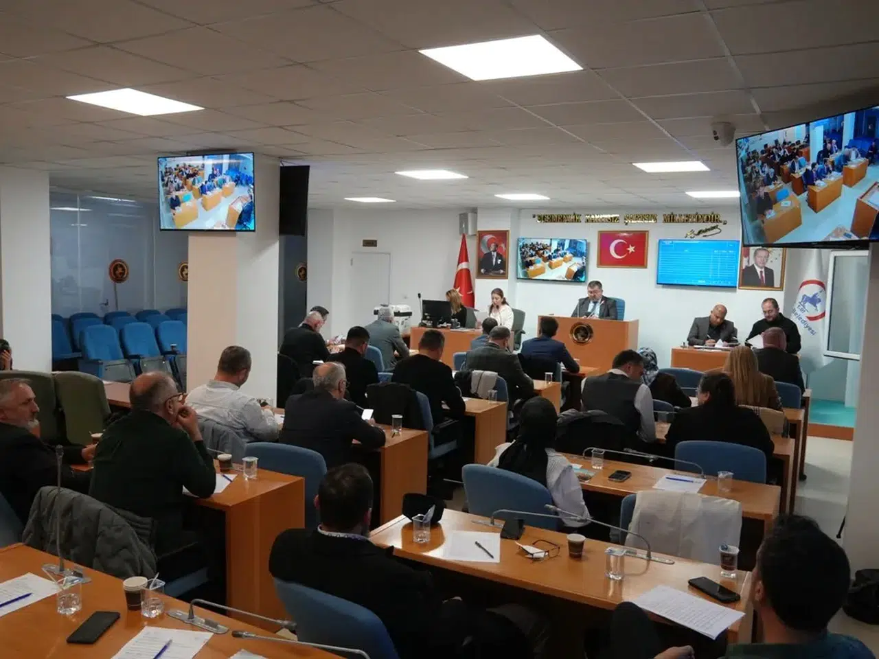 Düzce Belediye Meclisi su projesi için Mısır ve Çin'e geziyi onayladı