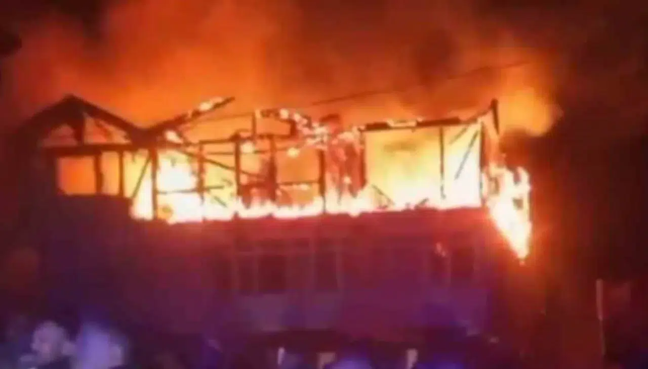 Amasra'da ev yangını köy konağı ve camiye sıçradı