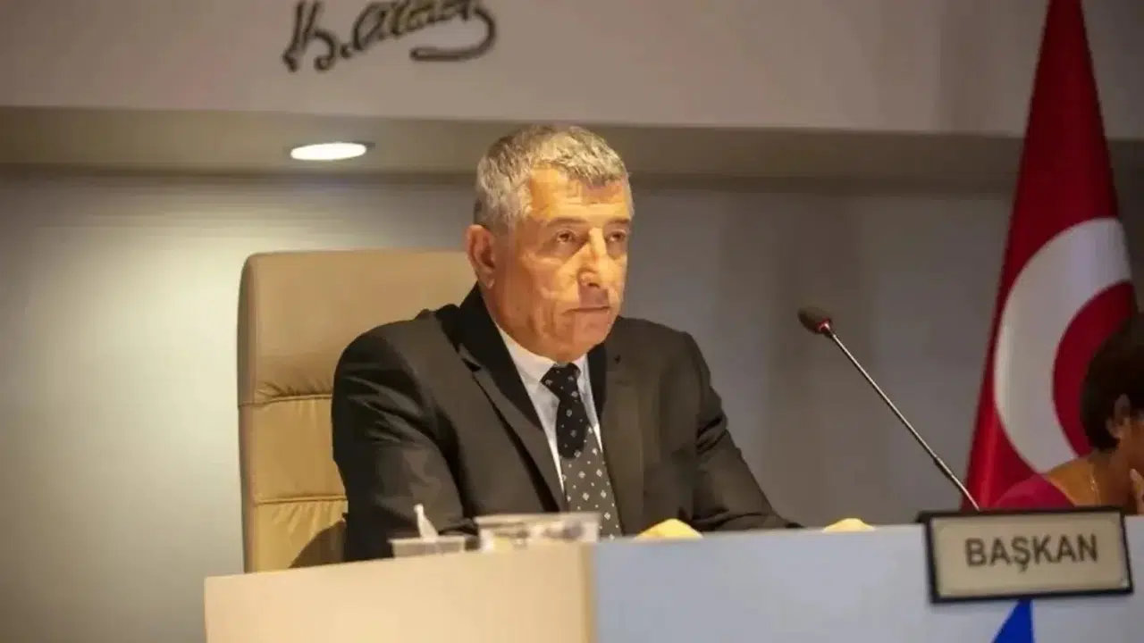 İzmir'de Güzelbahçe Belediyesi'ne operasyon: Başkan Günay gözaltına alındı