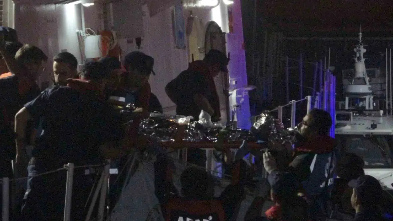Karadeniz'de saldırıya uğrayan tekneden 1 ölü, 4 yaralı getirildi