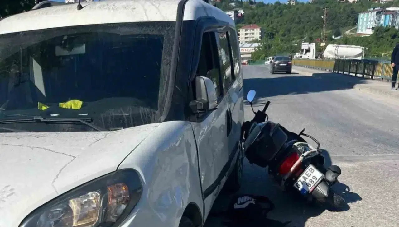 Alaplı’da zincirleme kaza; Motosikletteki 2 kişi yaralandı
