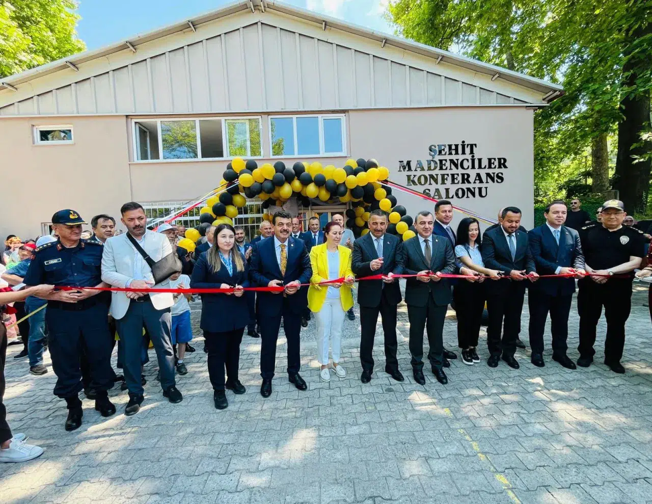 Kilimli'de Şehit Madenciler Konferans Salonu törenle açıldı