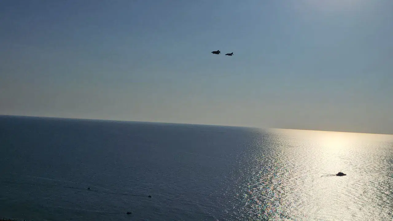 Zonguldak'ın 105. Kurtuluş Yıl Dönümünde Kozlu Sahilinde Gösteri Uçuşu