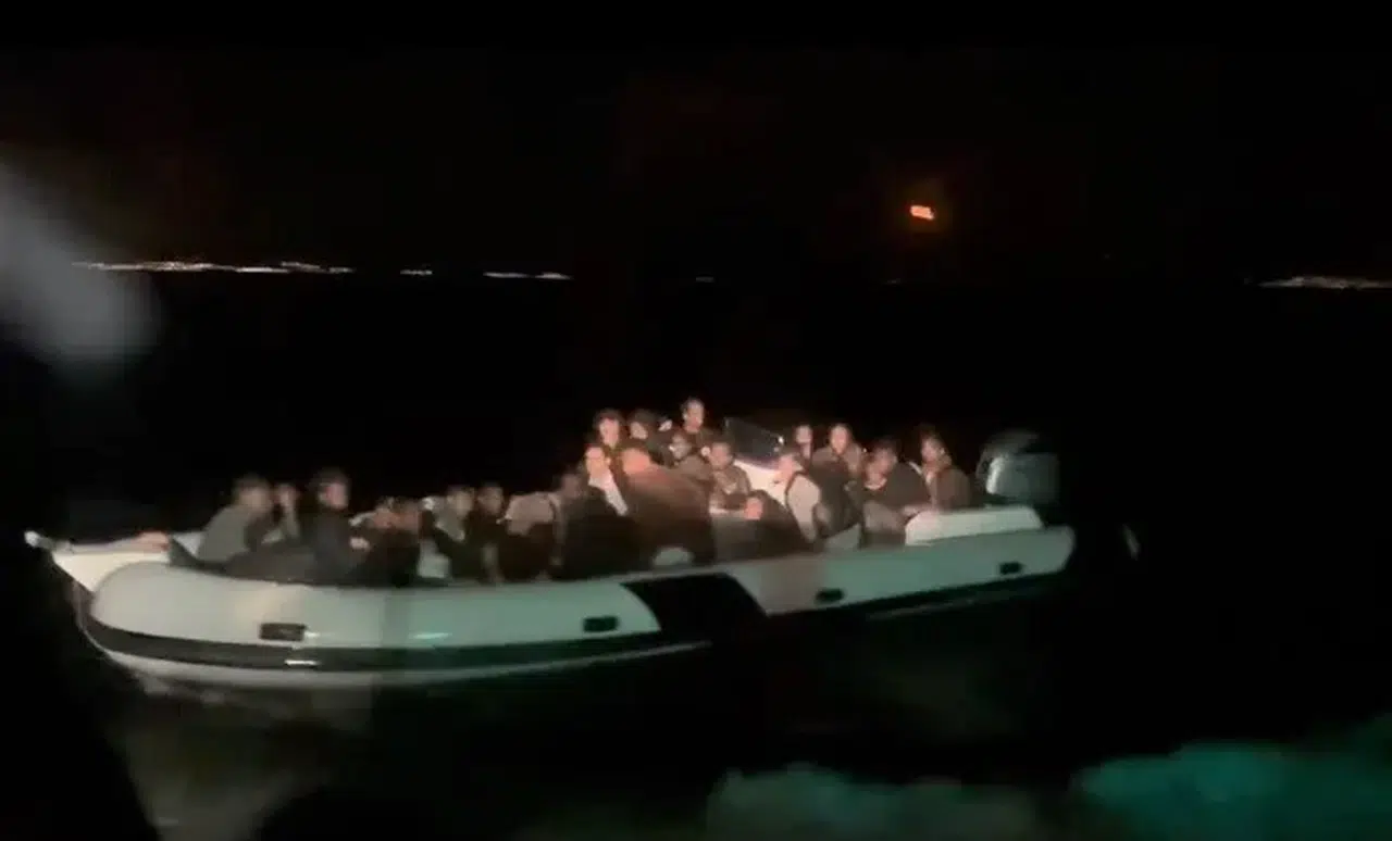 Sahil Güvenlik İzmir açıklarında 34 düzensiz göçmen yakaladı