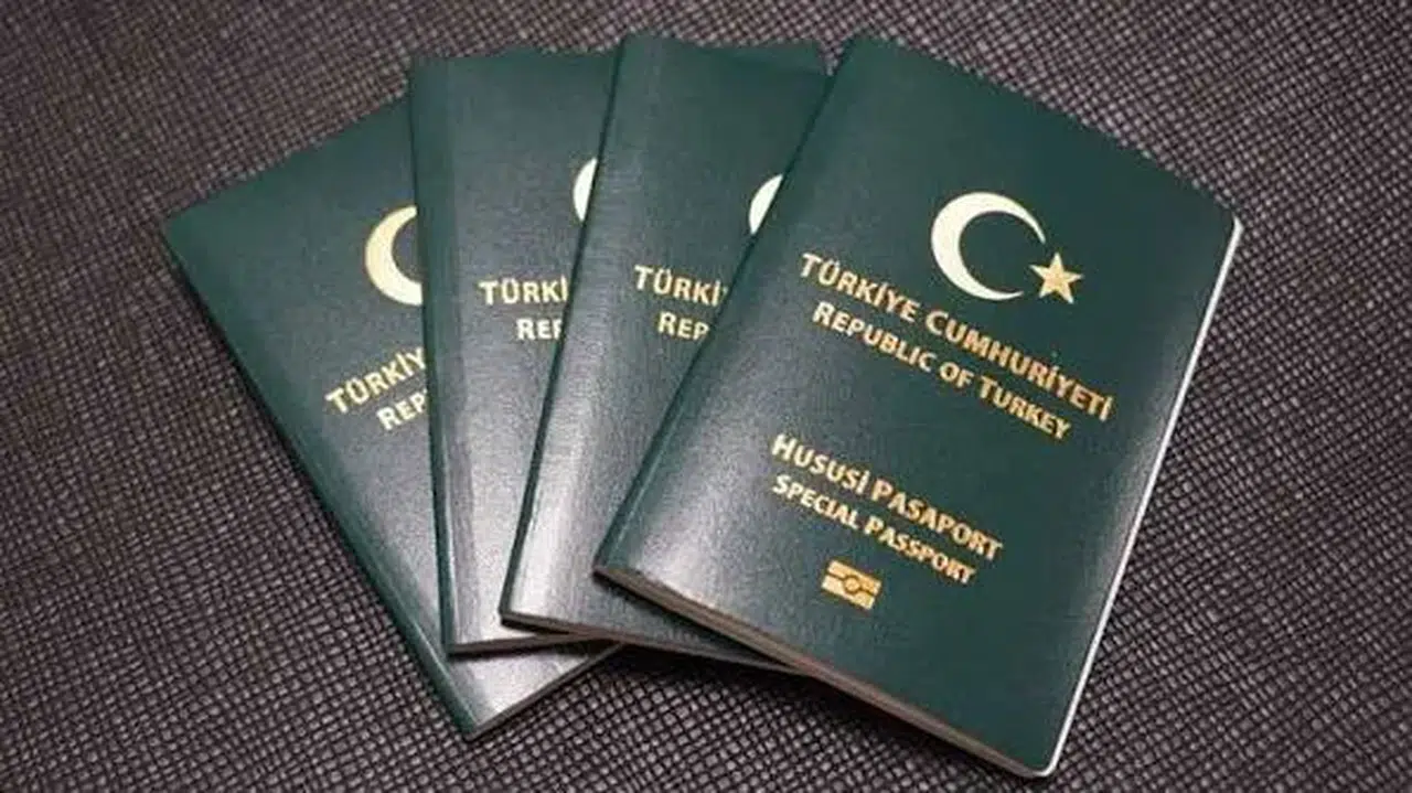 Yeşil pasaport talepleri patladı, vize zorlamaları meslek gruplarını yeni düzenlemeye yönlendiriyor!