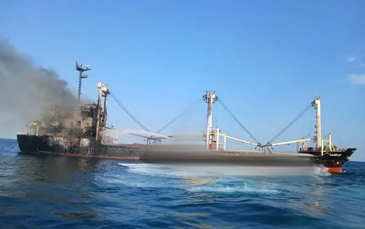Karadeniz'de savaş sürüyor! Rus kuvvetleri Odessa'da yük gemisini vurdu, 5 ölü 8 kurtarıldı