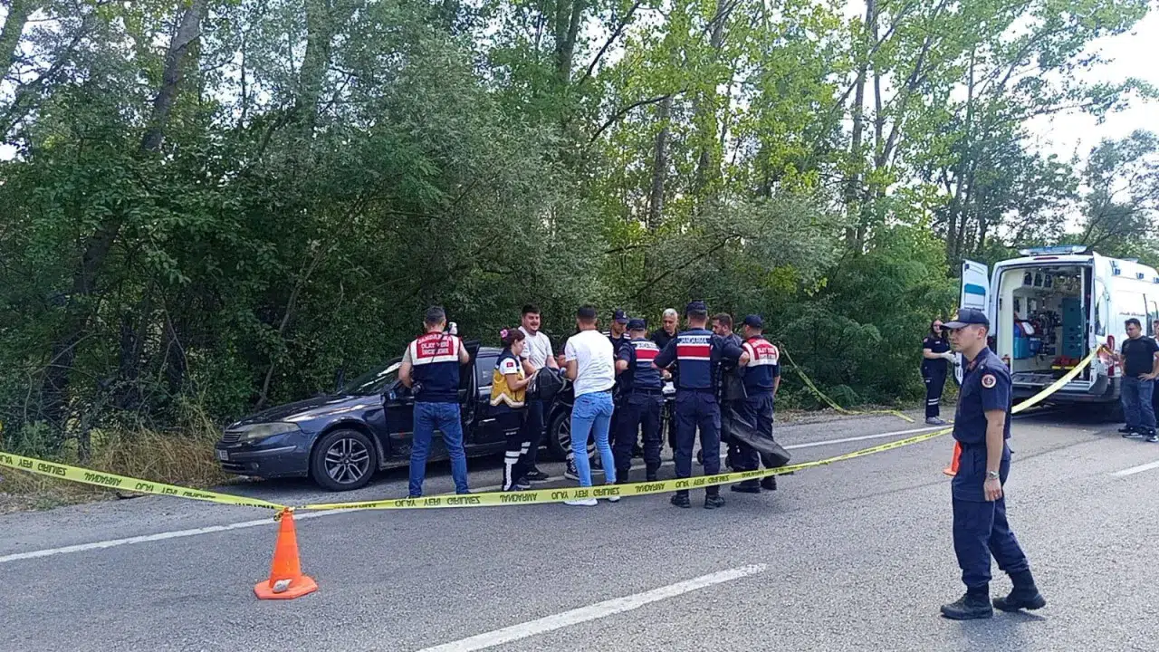 Çaycuma'da Yol Kenarında Duran Araçta Şüpheli Ölüm