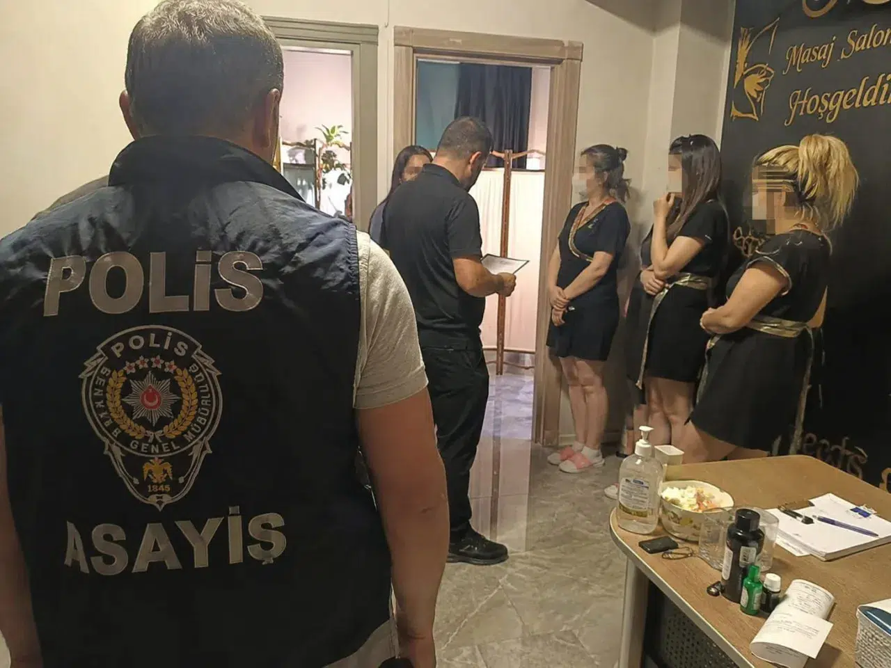 İlçede masaj salonlarına denetim: Ruhsat ve GBT kontrolü yapıldı