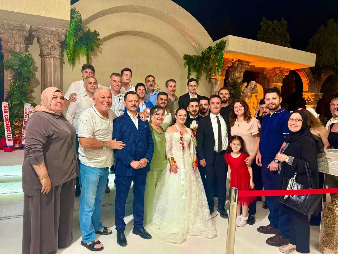 Hira Gülay ve Fatih Üyüm dünyaevine girdi