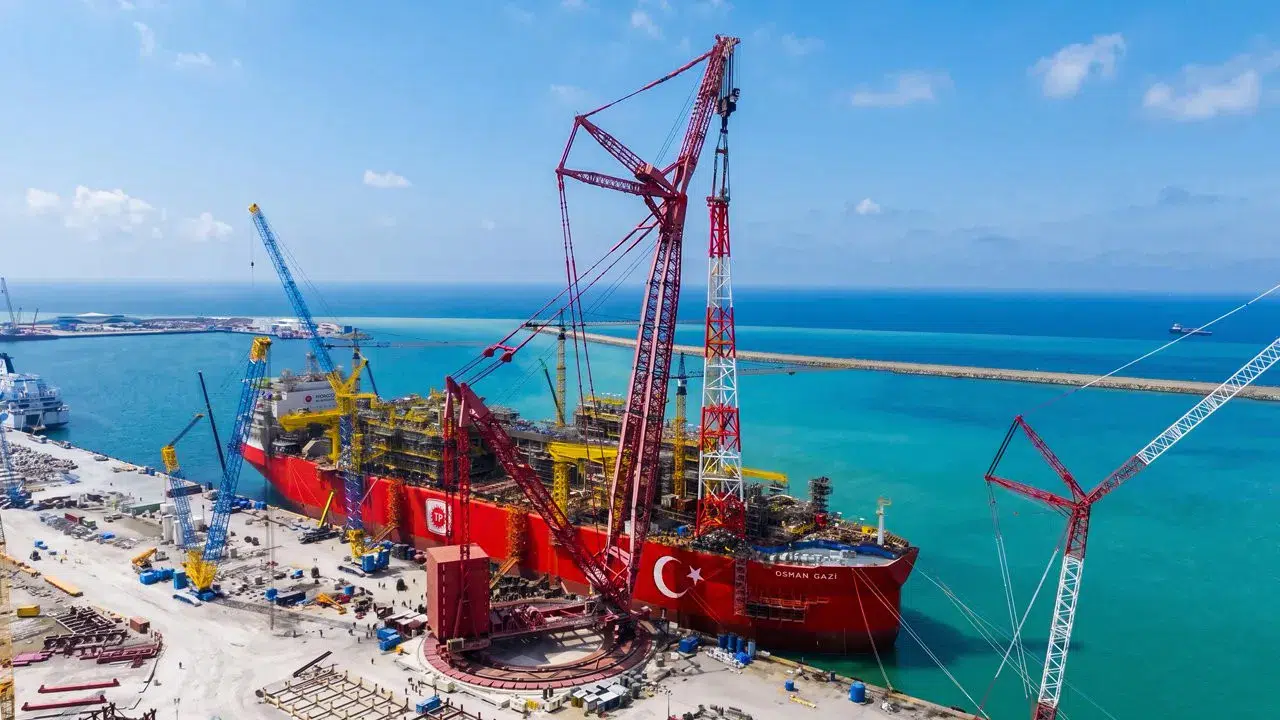 Osman Gazi Platformunda 260 Tonluk Alev Kulesi Montajı Tamamlandı