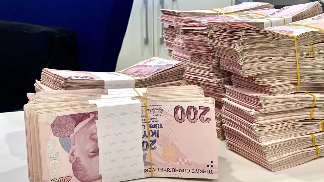 Merkezi yönetim bütçesi 7 ayda 1,3 trilyon lira açık verdi