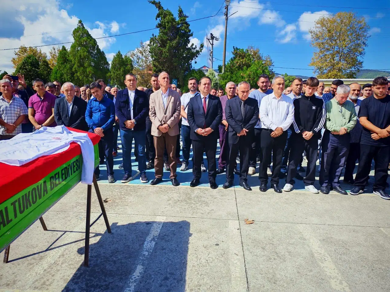 Matematik öğretmeni İsmail Akçaoğlu son yolculuğuna uğurlandı