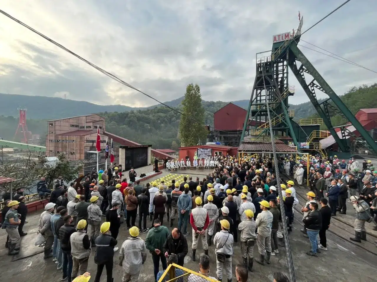Amasra'da şehit düşen 43 madenci dualarla anıldı