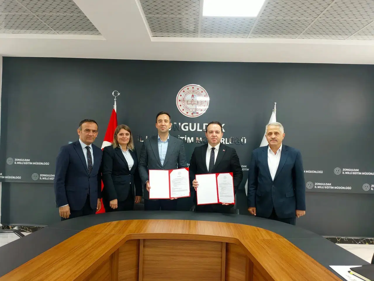 Eren Enerji Spor Lisesi Spor Salonu için güçlendirme protokolü imzalandı
