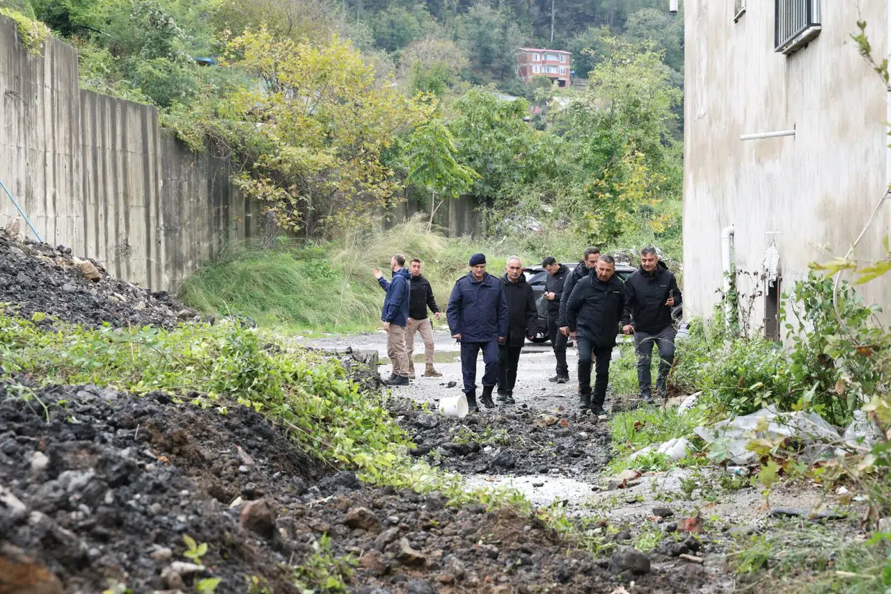 Zonguldak'ta istinat duvarı çöktü: Vali bölgede inceleme yaptı
