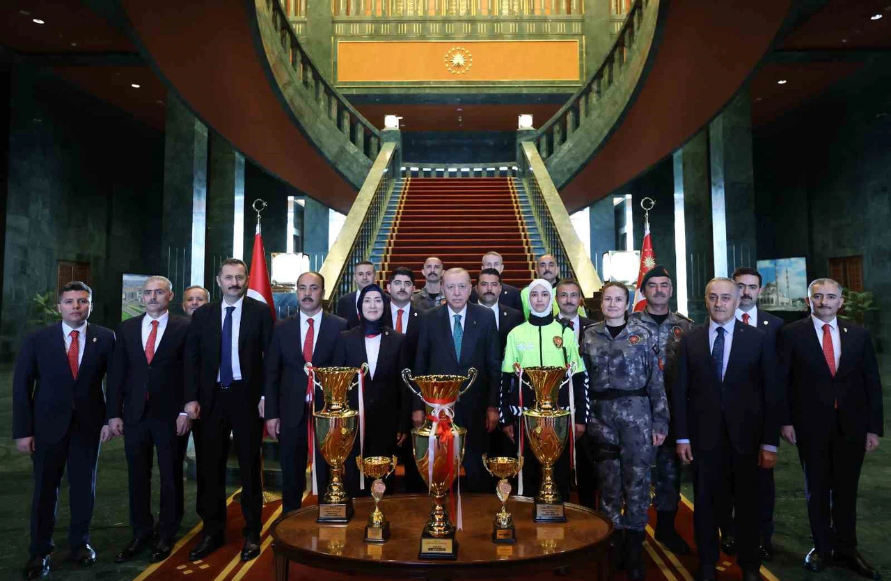 Cumhurbaşkanı Erdoğan'dan Türk Polis Teşkilatı’nın 181. Yıl Dönümüne Özel Kutlama!