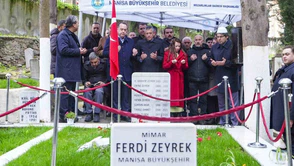 CHP Genel Başkanı Özel, memleketinde kabir ziyaretlerinde bulundu