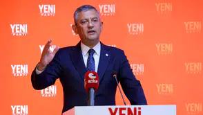 Özgür Özel: İzmir'in kurtuluşu zafer tarihimizdir, kahramanlarını anıyoruz