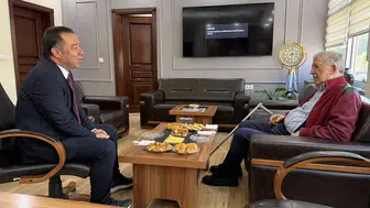 Siyasetin duayen ismi Çaydeğirmeni'nde: Köksal Toptan'dan Başkan Gebeş'e anlamlı ziyaret