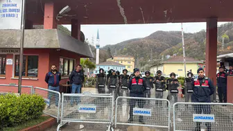 Jandarmanın önlem aldığı İl Genel Meclisinde kapalı oturum