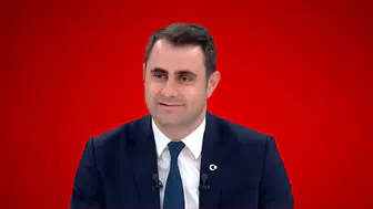 Çanlar Güç için mi çalıyor? CHP İzmir İl Başkanı Çağatay Güç’ün Bürokratlık Dönemi Tartışılıyor