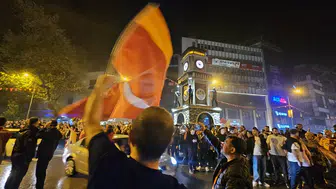 Zonguldak'ta Galatasaray'ın Şampiyonluk Coşkusu Geceye Damga Vurdu