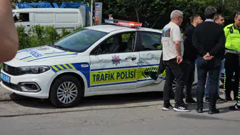 Zonguldak'ta Korkutan Kaza, Geri Manevra Yapan Tren Polis Otosuna Çarptı