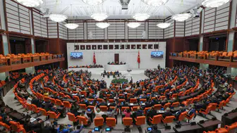 Muhalefetin dört hayati teklifi Meclis'te duvara çarptı