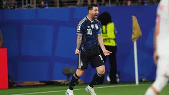 Arjantin, Messi'nin rekoruyla grubu kayıpsız tamamladı