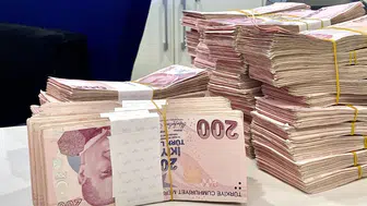 Merkezi yönetim bütçesi 7 ayda 1,3 trilyon lira açık verdi