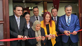 81 yaşındaki Şahinde Ermiş 20 yıllık aranın ardından ikinci sergisiyle sanatseverlerin karşısına çıktı