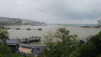 Limanda sağanak sonrası sarı manzara
