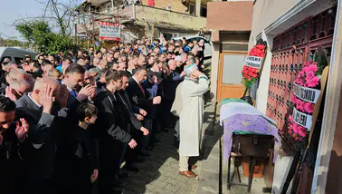 Menenjit şüphesiyle ölen ortaokul öğrencisi son yolculuğuna uğurlandı