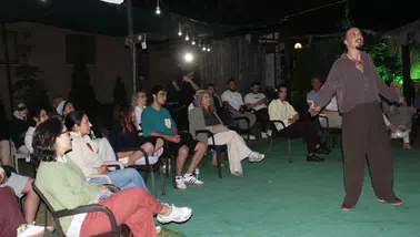 Zonguldak'ta Genç Yetenek Sönmez'in Mizahi Performansı Beğeni Topladı