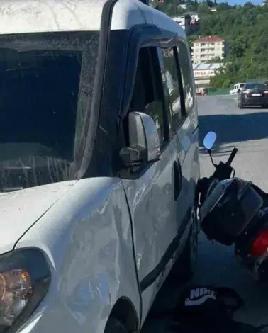 Alaplı’da zincirleme kaza; Motosikletteki 2 kişi yaralandı