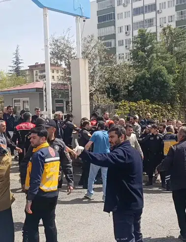 Kahramanmaraş'ta ortaokula silahlı baskın: Ölü ve yaralılar var