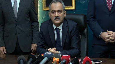 Bakan Özer: Bugünler küçük ayrılıkları büyük noktalara taşıma günü değil