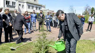 Depremde Hayatını Kaybeden Öğrenciler Anısına Fidan Dikildi