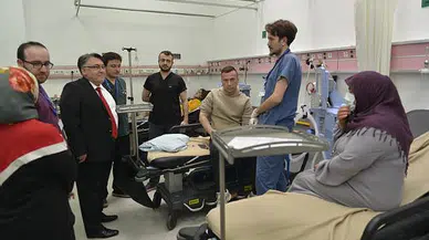 Rektör Özölçer hastaları ziyaret edip bayramlarını kutladı