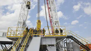 Rektör Özölçer sondaj kuyusunu inceledi