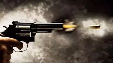 Maganda kurbanı oldu! Silahtan çıkan kurşunla kanlar içinde kaldı