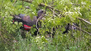 Önündeki araca çarptı sonra takla attı: 1 yaralı