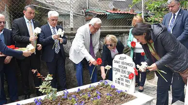 Osman Zeki Oral, vefatının 11. Yılında mezarı başında anıldı