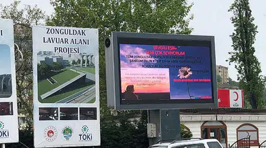 Öyle bir şey yazdı ki bütün şehir gördü!