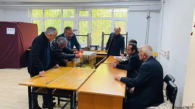 Sandıklar kapandı oy sayımı başladı