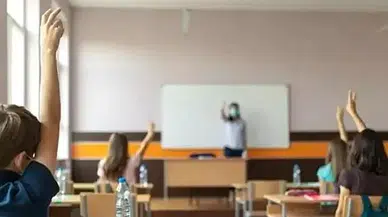 Seçimlerin ertesi günü eğitime ara veriliyor!