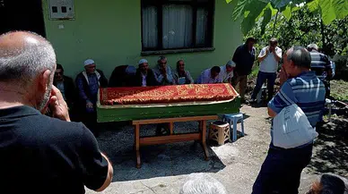 Bisikletinde kalp krizi geçiren adam defnedildi